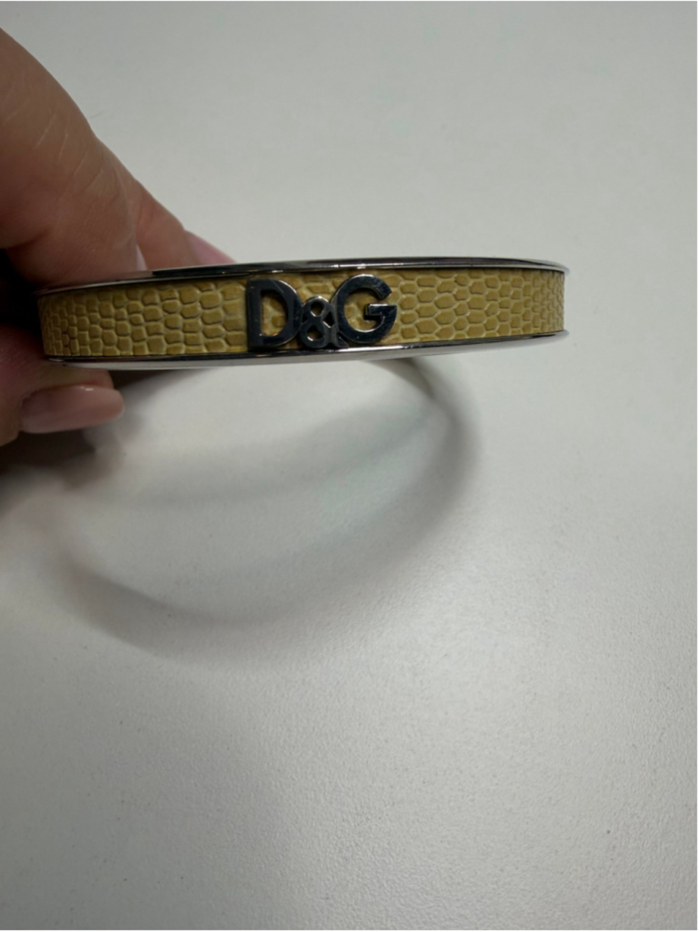 Women's D&G Silver & Beige Bangle Bracelet, One Size